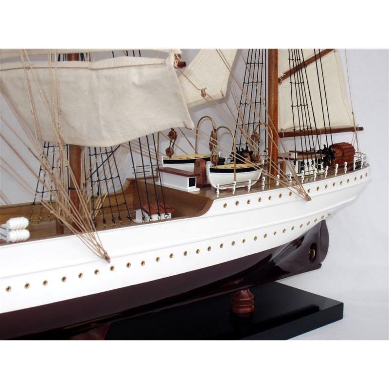 帆船模型 アメリカ沿岸警備隊練習船イーグル 完成品 楽天市場】[完成品