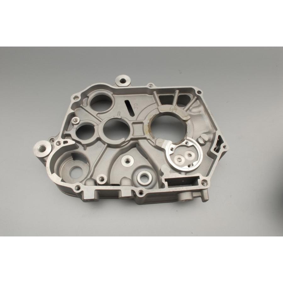 新品　GPX125 モダンワークス GPX125クランクケース左右 S09 : モダンワークス - 通販 - Yahoo