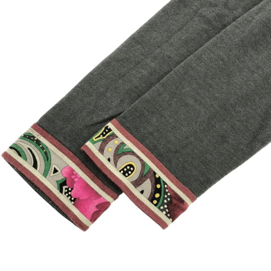 美品！LEONARDレオナール　薄手ニット タートルネック　フラワーオーナメント 美品！LEONARDレオナール 薄手ニット タートルネック フラワー