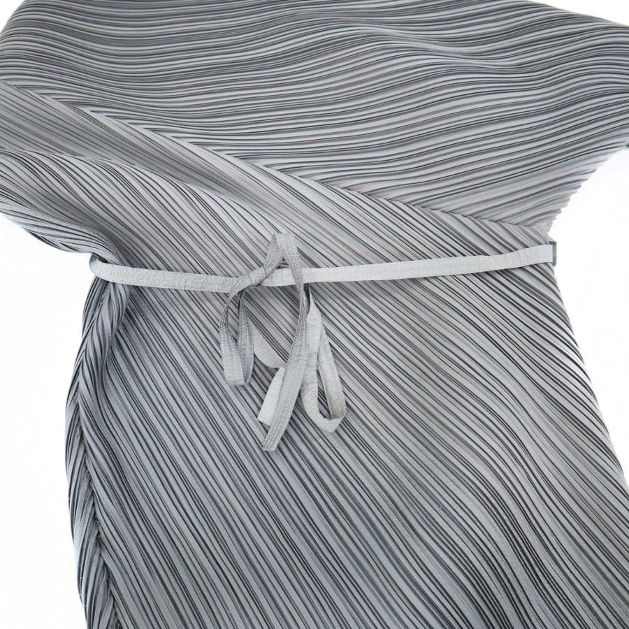 ISSEY MIYAKE（イッセイミヤケ） ノースリーブアシンメトリープリーツ