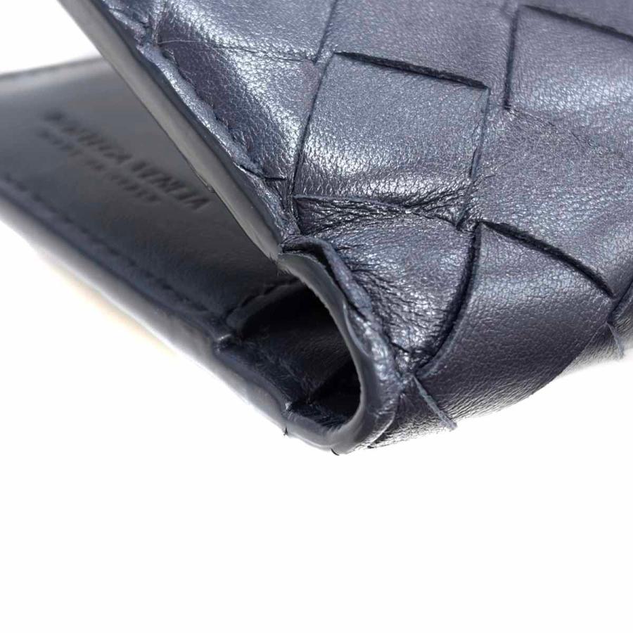 BOTTEGA VENETA（ボッテガ・ヴェネタ） イントレチャート ミディアム