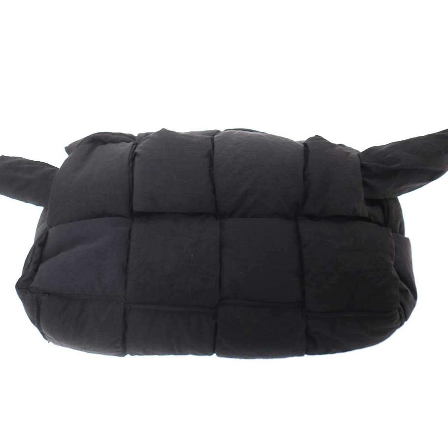 BOTTEGA VENETA（ボッテガ・ヴェネタ） Padded Tech Cassette Small