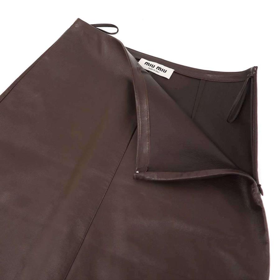 miu miu（ミュウミュウ） 25AW ロゴパッチ レザースカート MPD820  