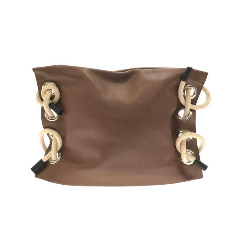 MARNI マルニ ハトメスタッズレザークラッチバッグ ブラウン