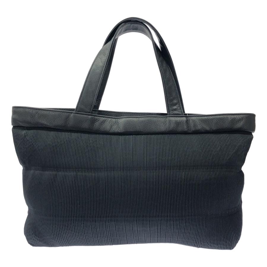 ISSEY MIYAKE（イッセイミヤケ） レザーハンドルプリーツトートバッグ