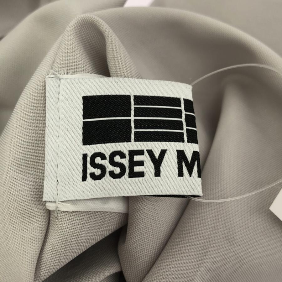 イッセイミヤケ 132.5 変形サークルワンピース ３ ISSEY MIYAKE イッセイミヤケ 132.5 変形サークルワンピース 3 ISSEY MIYAKE 【公式