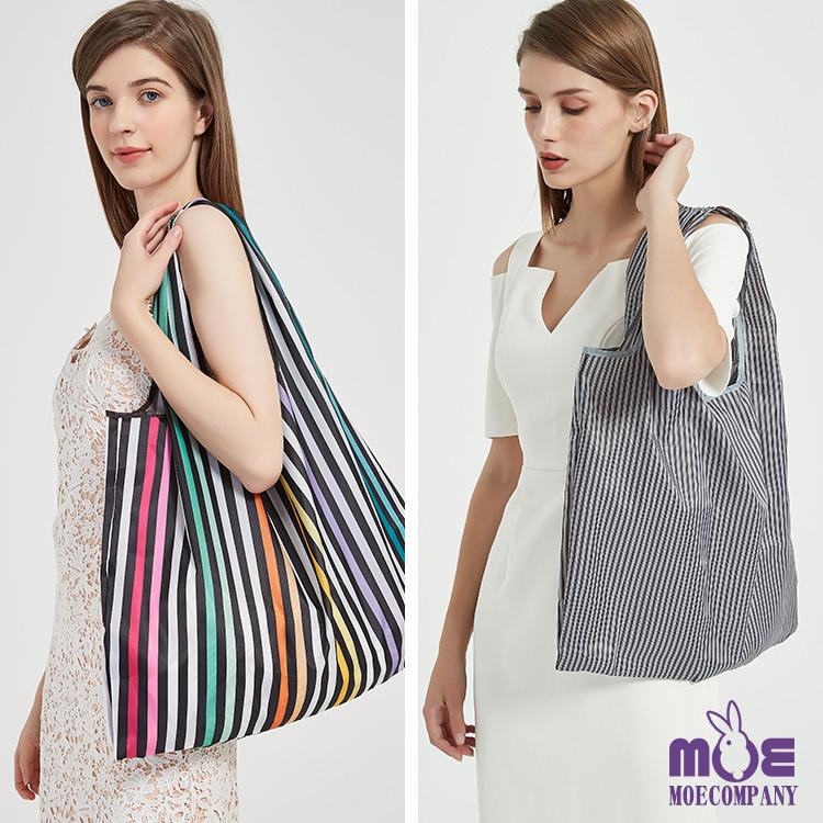 エコバッグ 折りたたみ 今だけ4枚セット おしゃれ エコバック コンパクト プレゼント 女性 コンビニ レジ袋 ショッピングバッグ ギフト |  | 54