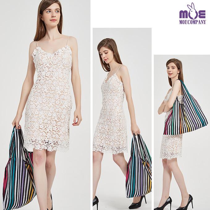 エコバッグ 折りたたみ 今だけ4枚セット おしゃれ エコバック コンパクト プレゼント 女性 コンビニ レジ袋 ショッピングバッグ ギフト |  | 55