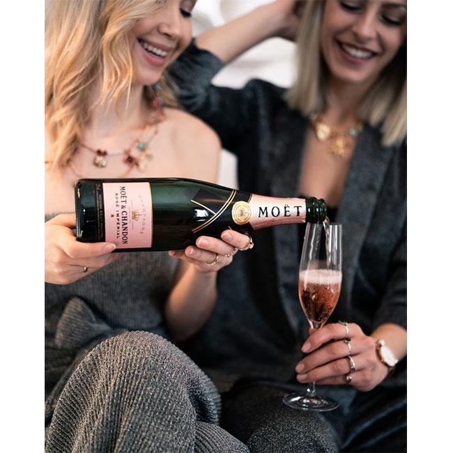 MOET&CHANDON <限定ロゴ入り手さげ袋付> モエ・エ MOET&CHANDON <限定ロゴ入り手さげ袋付> モエ・エ