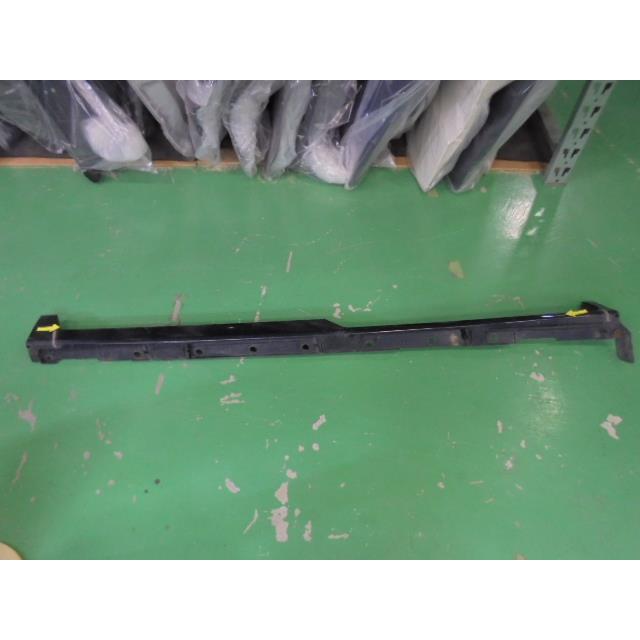ヴォクシー DAA-ZWR80G 左サイドステップ 75860-28040-C1 (Mogee
