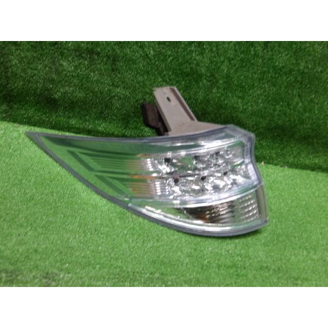 エスティマ DAA-AHR20W 左テールランプ 81561-28530 (Mogee FV130 CJC3