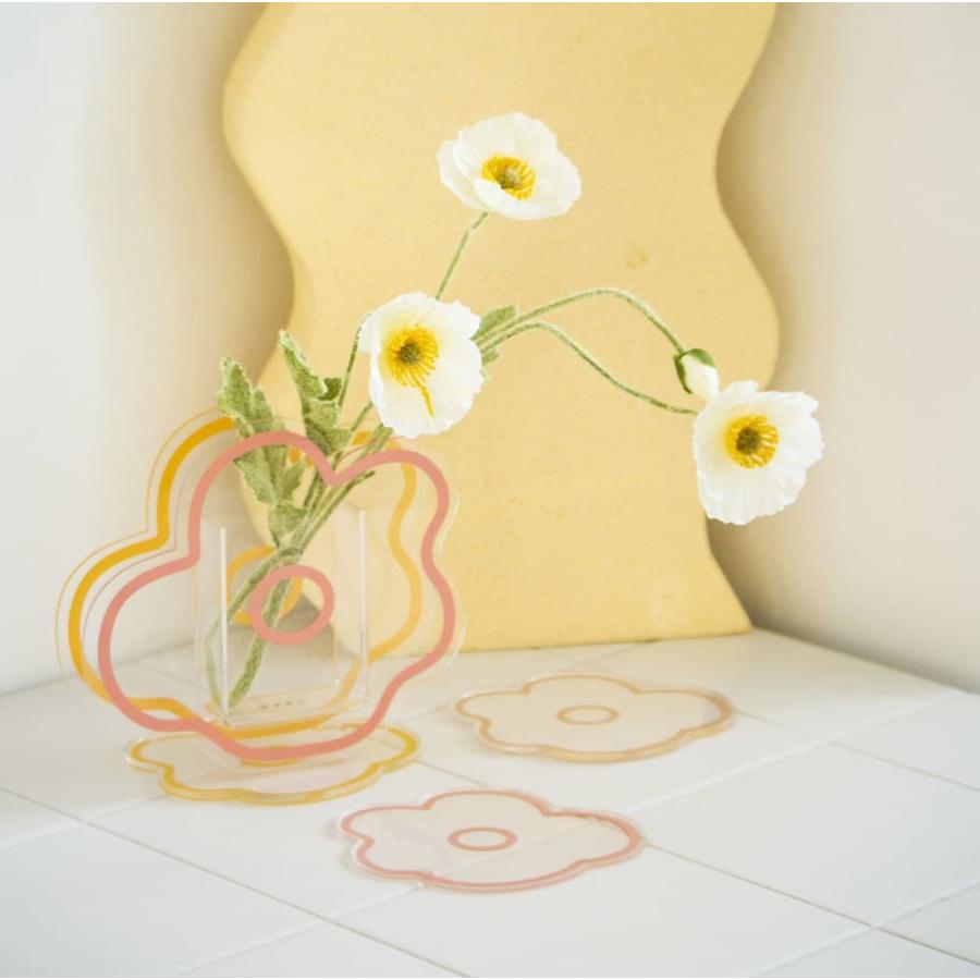 フラワーベース 花瓶 一輪挿し アクリル フラワー型 イラスト だまし絵 透明 クリア おしゃれ 黄 クリア オレンジ ピンクライン 23fb14 ドールハウスと雑貨 Moin Moin 通販 Yahoo ショッピング