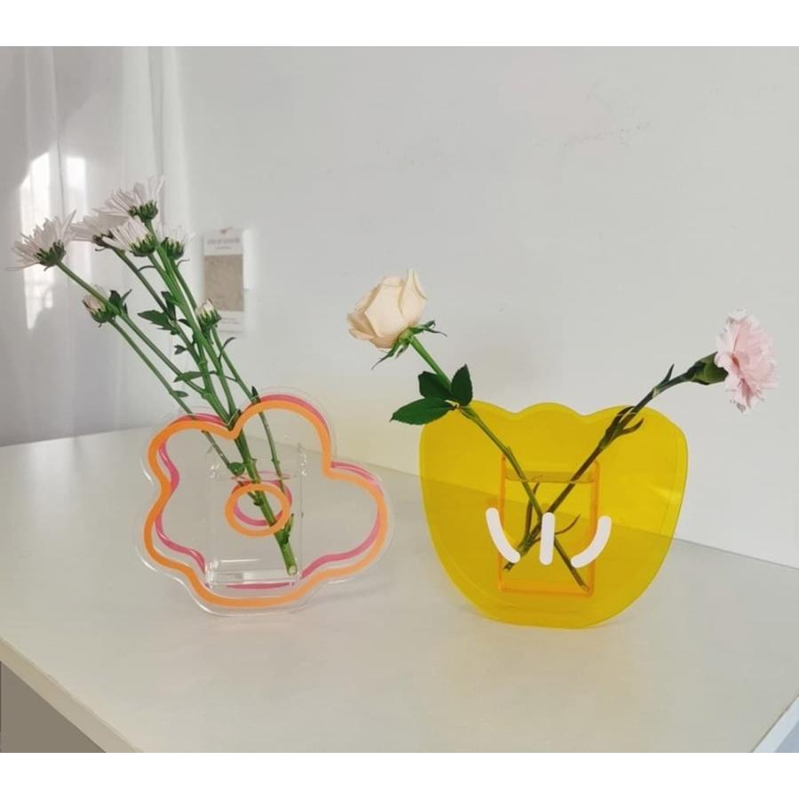 フラワーベース 花瓶 一輪挿し アクリル フラワー型 イラスト だまし絵 透明 クリア おしゃれ 赤 レッド 23fb17 ドールハウスと雑貨 Moin Moin 通販 Yahoo ショッピング