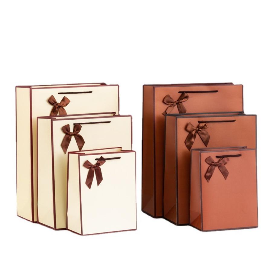 ラッピングギフトバッグ 手提げ袋 紙袋 5枚 ( シンプルクリーム×ブラウンライン・リボン 22.7×17.7×7.9cm ) ハイピング 縁取り おしゃれ |  | 12