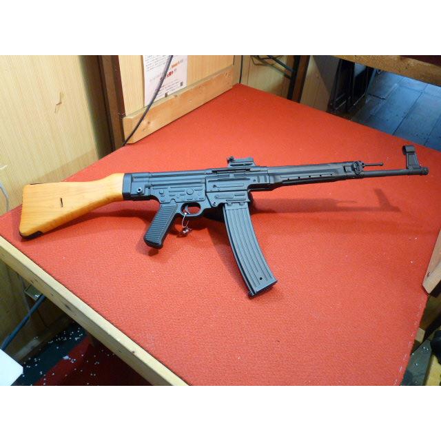 爆買WEEK5％OFFクーポン】フルメタル電動ガン・StG44/MP44（A03