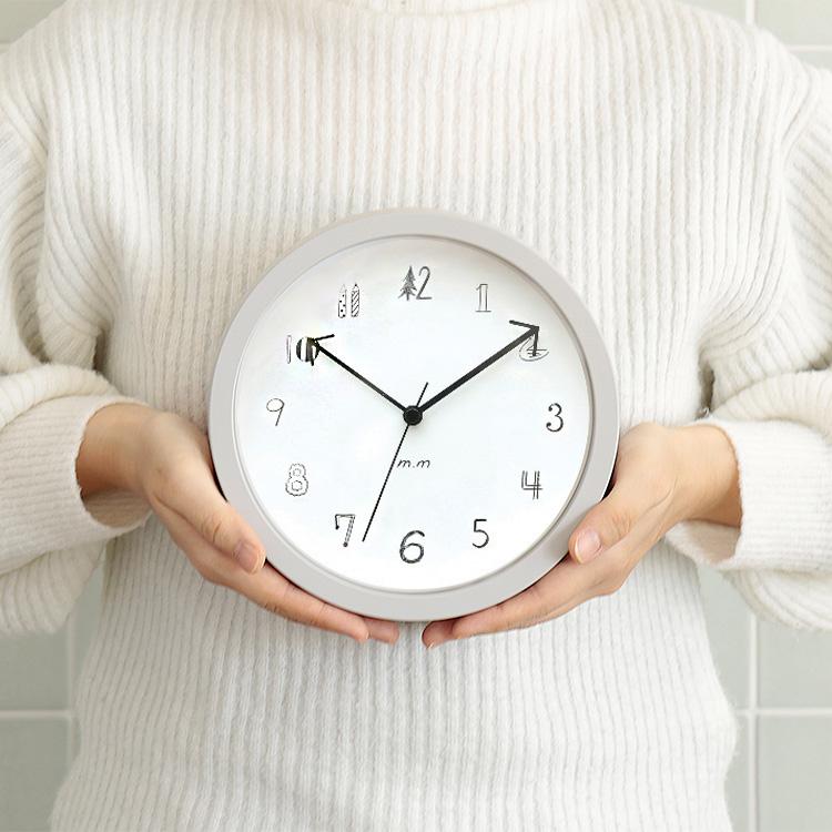 掛け時計 19cm 松尾ミユキ 北欧 ブラック ホワイト グレー ナチュラル 黒 白 おしゃれ シンプル かわいい 壁掛け時計 イラスト デザイン ウォールクロック S B81mm047 インテリアと雑貨のお店 モリーフ 通販 Yahoo ショッピング