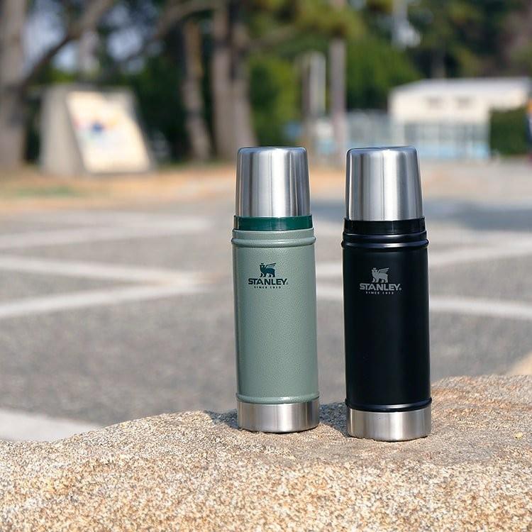 水筒 0 47l 送料無料 食洗器対応 コップ カップ 魔法瓶 おしゃれ シンプル 緑 黒 青 北欧 保温 保冷 マイボトル スタンレー クラシック 真空ボトル Stanley C インテリアと雑貨のお店 モリーフ 通販 Yahoo ショッピング