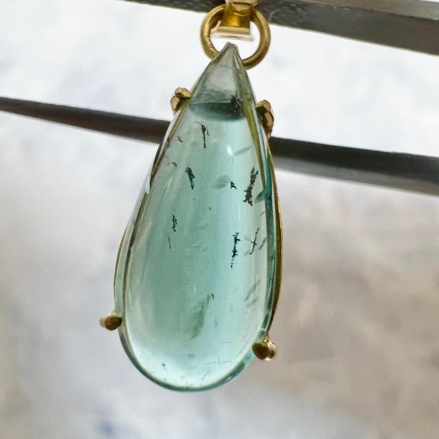 アパタイト　K18 ペンダントトップ 天然石ジュエリー　jewelryの画像