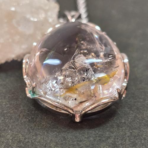 水入り水晶　ペンダント　エンハイドロクォーツ　ネックレス　シルバー　ふりふり