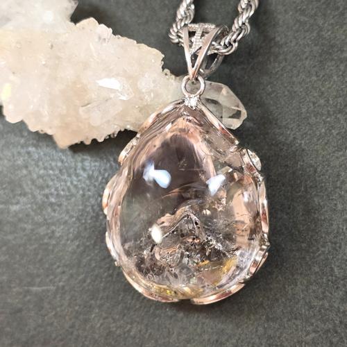 水入り水晶　ペンダント　エンハイドロクォーツ　ネックレス　シルバー　ふりふり