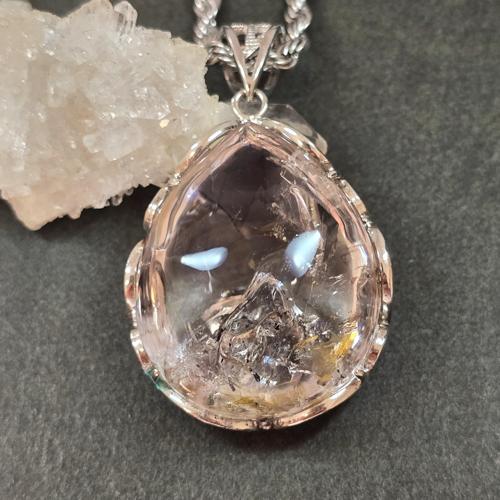 水入り水晶　ペンダント　エンハイドロクォーツ　ネックレス　シルバー　ふりふり