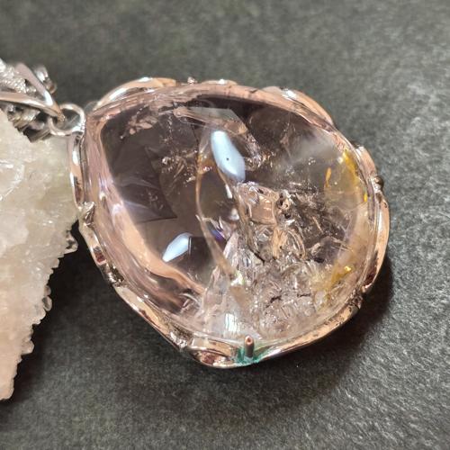 水入り水晶　ペンダント　エンハイドロクォーツ　ネックレス　シルバー　ふりふり