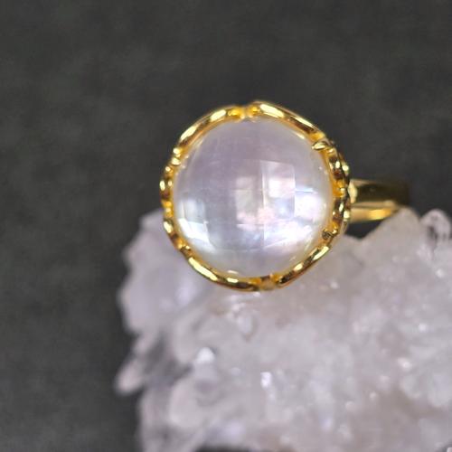マザーオブパールx天然水晶　リング　マザーオブパール　天然水晶　指輪　ゴールド　ふりふりの画像
