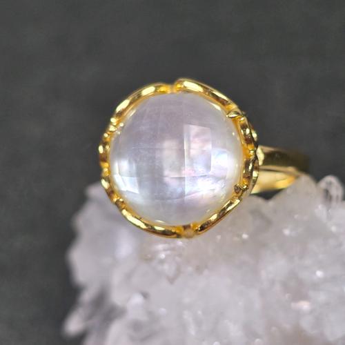 マザーオブパールx天然水晶　リング　マザーオブパール　天然水晶　指輪　ゴールド　ふりふりの画像