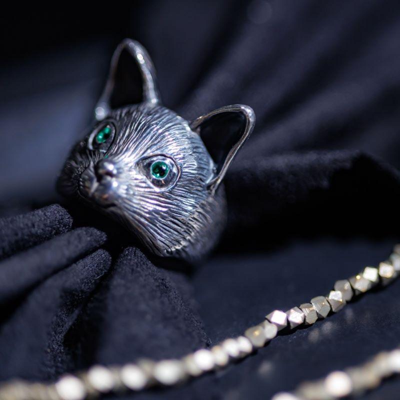 1月誕生石 猫 リング シルバー925 グリーンガーネット 天然石 キャット 指輪 10〜16号 レディース 誕生日プレゼント ギフトの画像