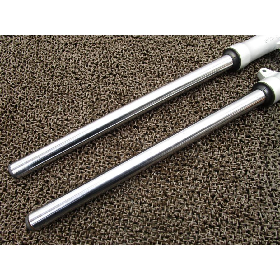 YAMAHA RZ50 RA01J A106E-0008×× フロントフォーク 世界有名な 競売 YAMAHA パーツ RZ50 RA01J A106E-0008