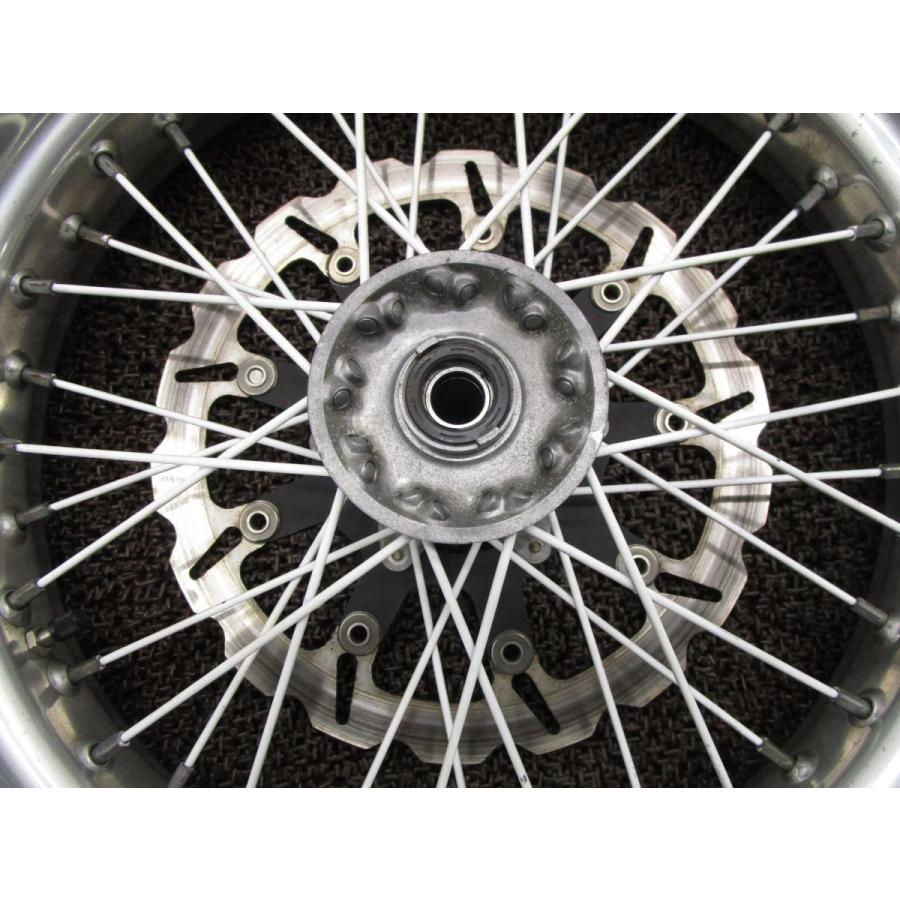WR400F タカサゴ フロントホイール 17インチ □B4577 モタード！ ディスク キャリパー シャフト CH02W ヤマハ 【 H304E 】 キャブ車 動画有の画像