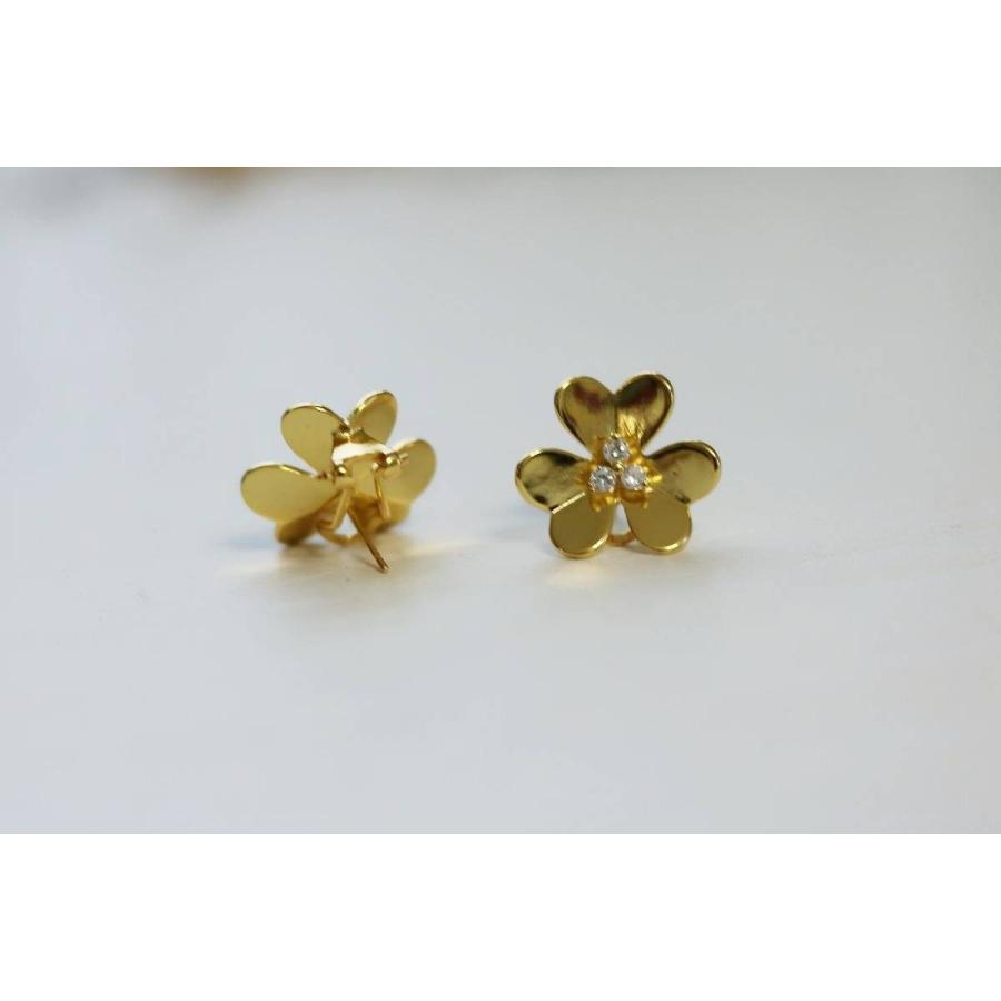 フリヴォル　花デザイン ゴールドピアス ストーン付き フリヴォル花デザイン ゴールドピアス ストーン付き