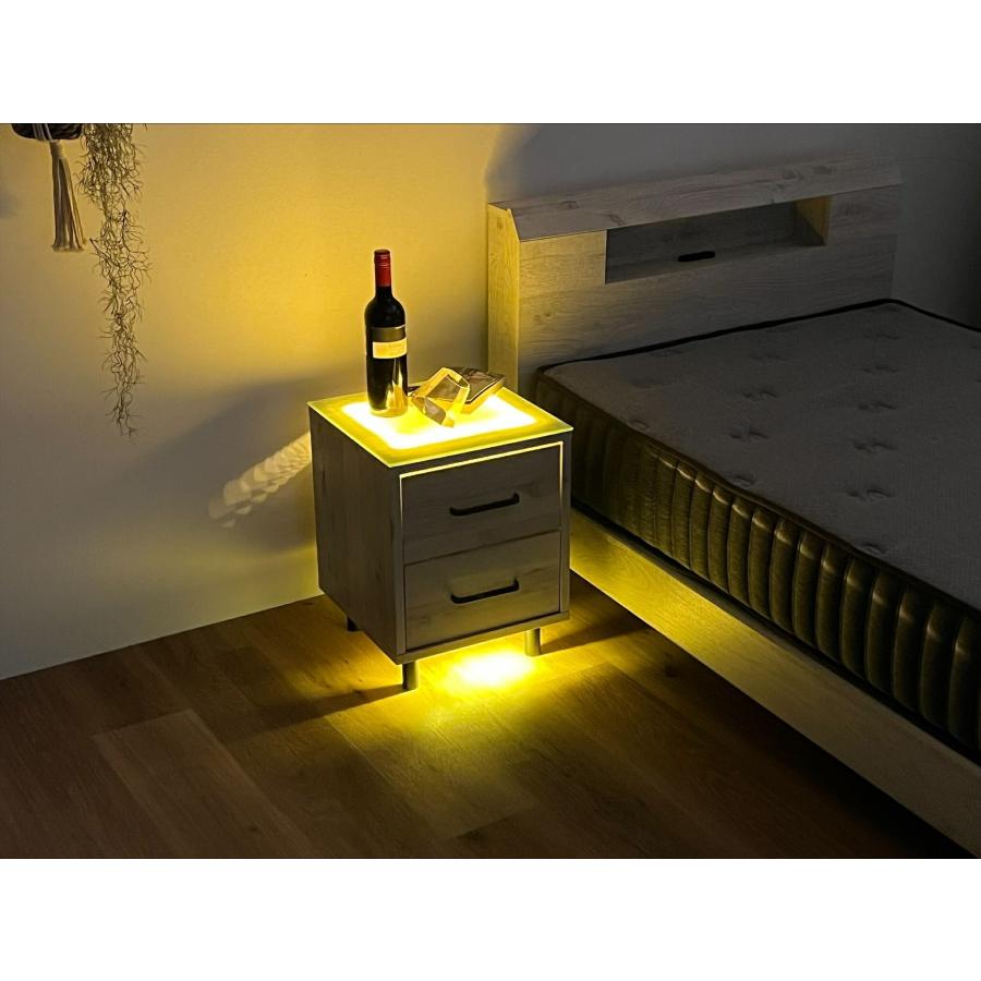 【美品】 ナイトテーブル コンセント、ライト付き　R-448 ナイトテーブル 照明 LED ライト付き コンセント付き サイドテーブル