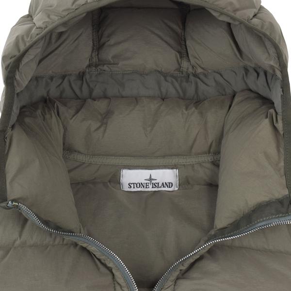 STONE ISLAND ストーンアイランド SEAMLESS TUNNEL NYLON DOWN STONE ISLAND ストーンアイランド SEAMLESS TUNNEL NYLON DOWN