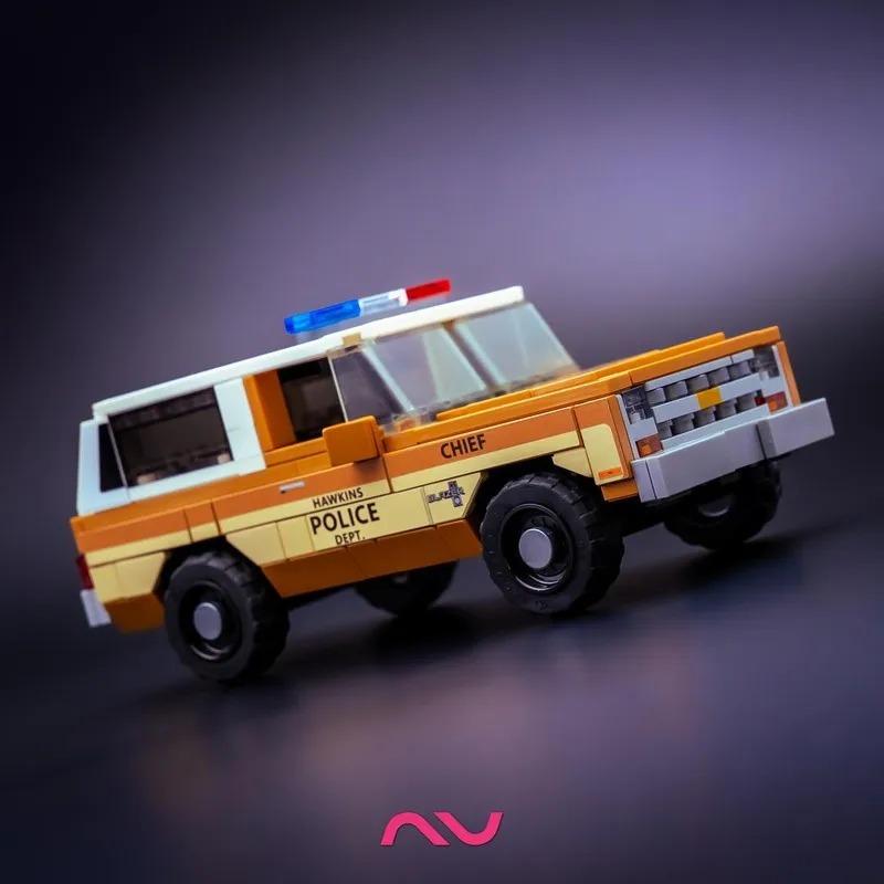 MOC LEGO レゴ ブロック 互換 369個  ストレンジャーシングス 保安官ジム・ホッパーが乗る警察車両 1980 シボレー K5 ブレイザー LED照明付きの画像