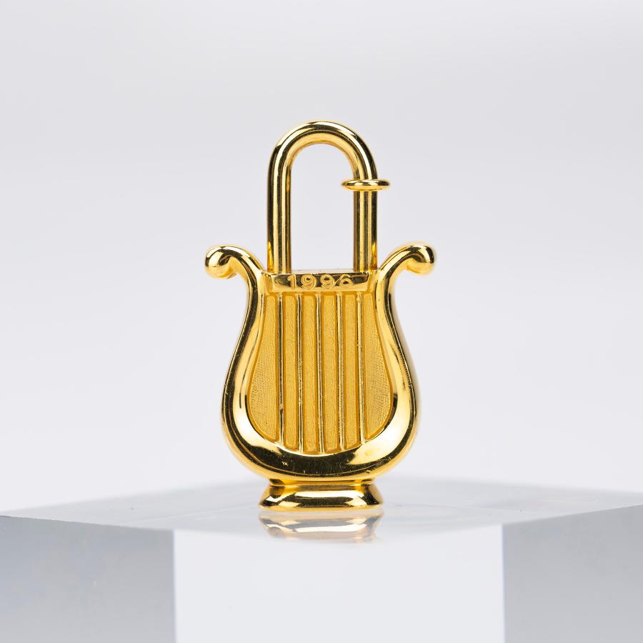 美品 エルメス チャーム 1996年限定カデナ ハープ HERMES エルメス アンネドゥラミュジック ANNEE DE LA MUSIQUE