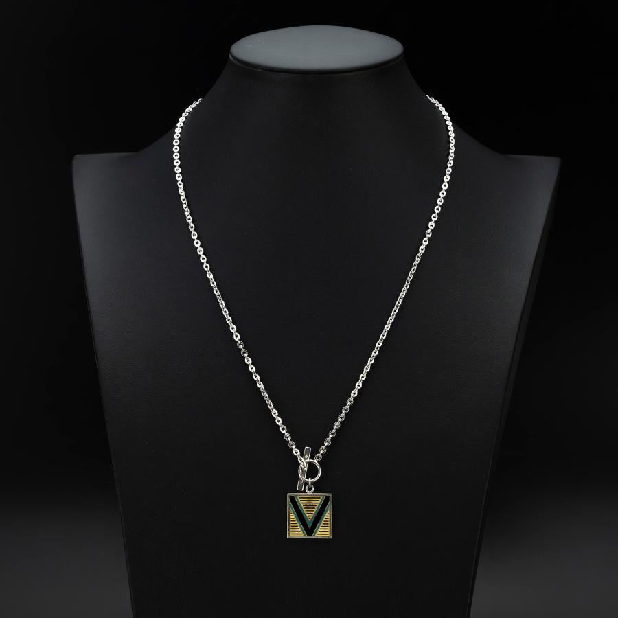 LOUIS VUITTON（ルイ・ヴィトン） パンダンティフV ネックレス M65364
