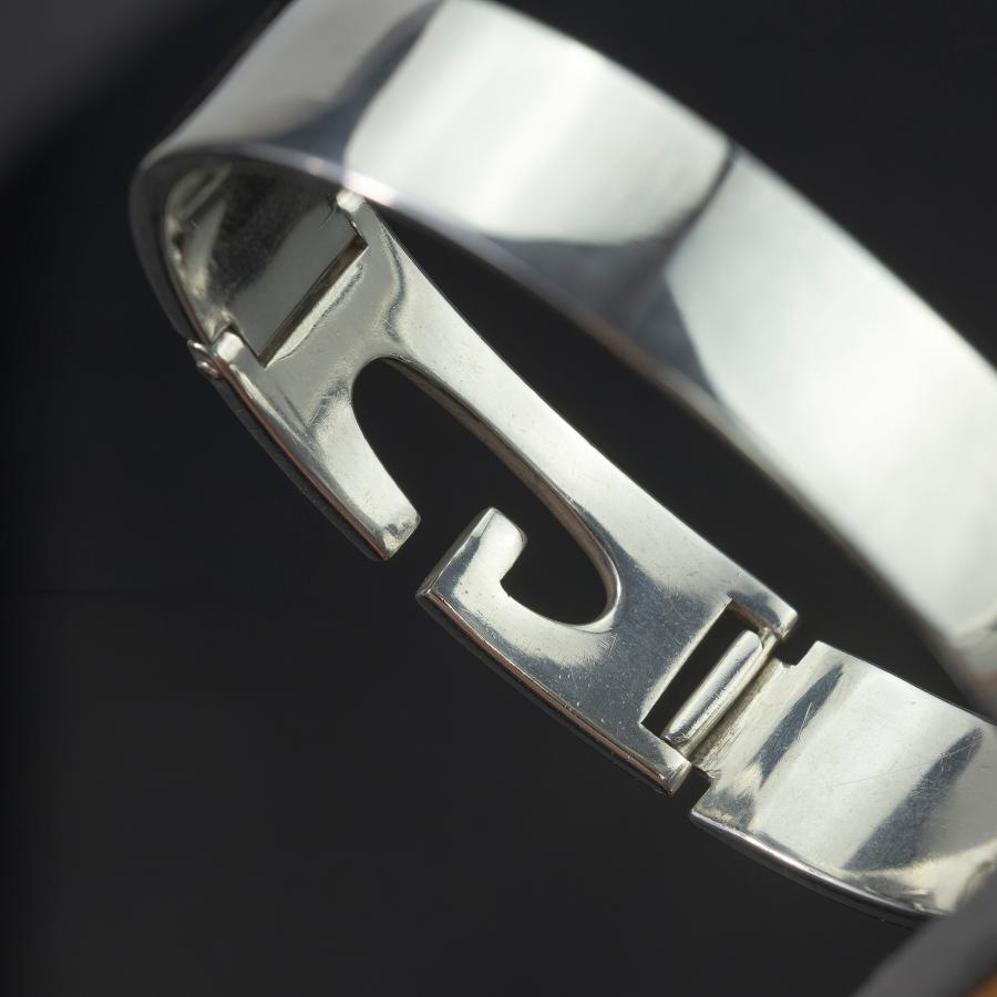 GUCCI（グッチ） カットアウトG バングル シルバー925 ブレスレット