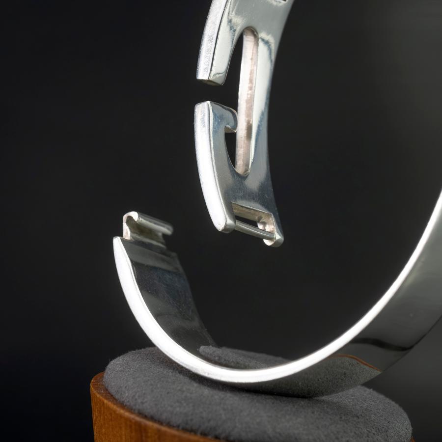 GUCCI（グッチ） カットアウトG バングル シルバー925 ブレスレット