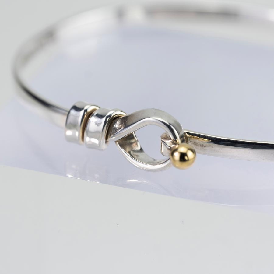 TIFFANY&Co.（ティファニー） フック＆アイ ラブノット バングル