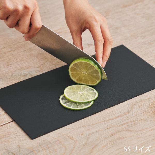 まな板 おしゃれ 折り畳み 畳める 大きい 幅40cm 軽量 薄い プラスディー +d 調理道具 h tag cutting mat L アッシュタグ カッティングマット L｜monogallery｜12