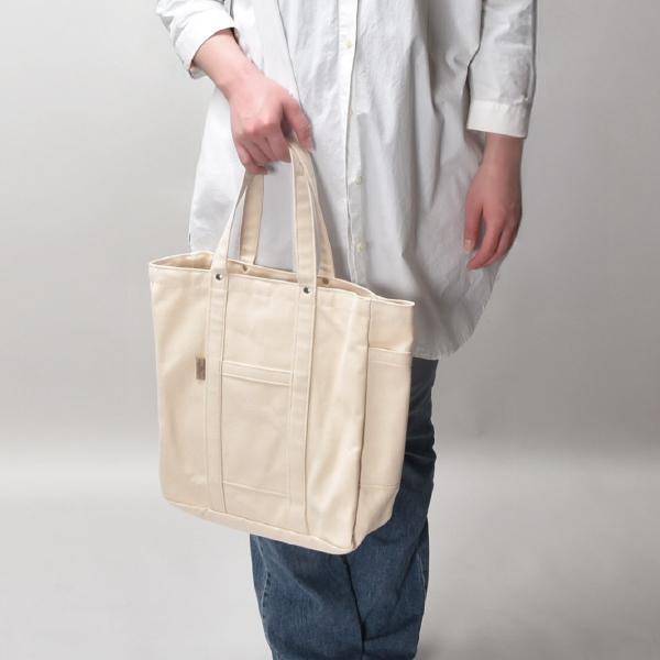 キャンバストートバッグ 大容量 肩掛け 軽量 おしゃれ 大きめ ポケット