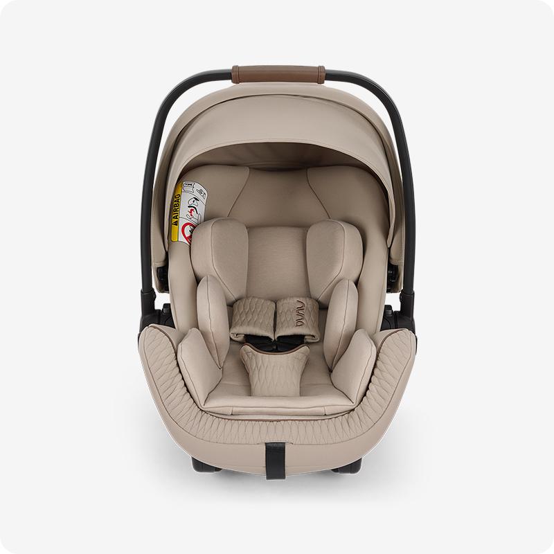 nuna（ヌナ） アーラ フレックス コスモポリタン 新生児から使える