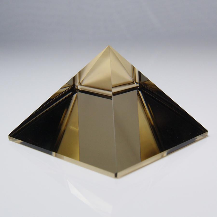天然黄水晶ピラミッド＜黄金比＞底辺36mm　AP110 | ブランド登録なし | 01