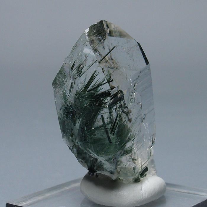 《送料込》 アルプス水晶原石（アクチノライトインクォーツ）　C830T 【EIM1019920980】(36500円)