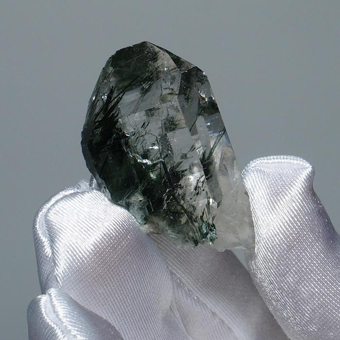 《送料込》 アルプス水晶原石（アクチノライトインクォーツ）　C830T 【EIM1019920980】(36500円)