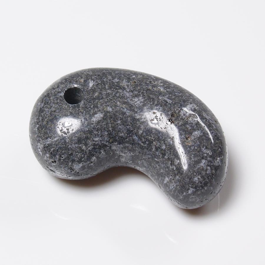 富士山溶岩勾玉  約30mm　FJ012 | ブランド登録なし | 02
