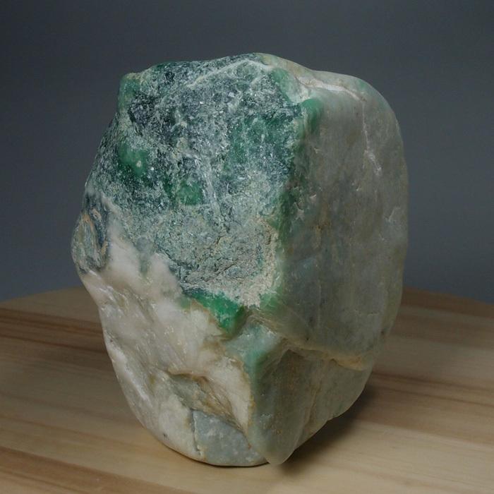 糸魚川産翡翠 小滝川 川石 HS211T : 水晶天然石専門店ムーンマッドネス