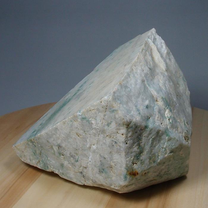 糸魚川産翡翠原石 1面カット HS220T : 水晶天然石専門店ムーン