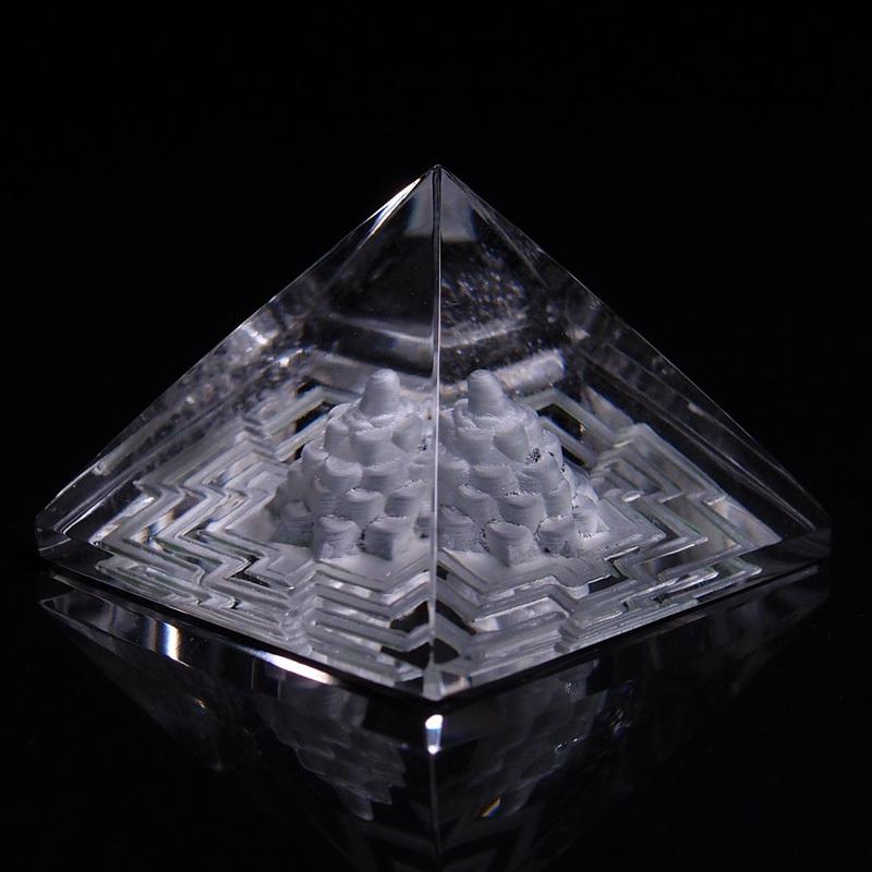 ネパール ガネッシュヒマール産 ヒマラヤ水晶製 ピラミッドシュリヤントラ ＃3 ヒマラヤ水晶 ピラミッド・シュリヤントラ（ガネッシュヒマール産